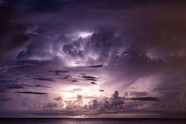 Disturbo premestruale disforico: i benefici terapeutici della contraccezione combinata